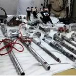 म.प्र./ झोपड़ी में अवैध हथियारों की फैक्ट्री, हथियारों के बड़े जखीरे सहित 1 गिरफ्तार