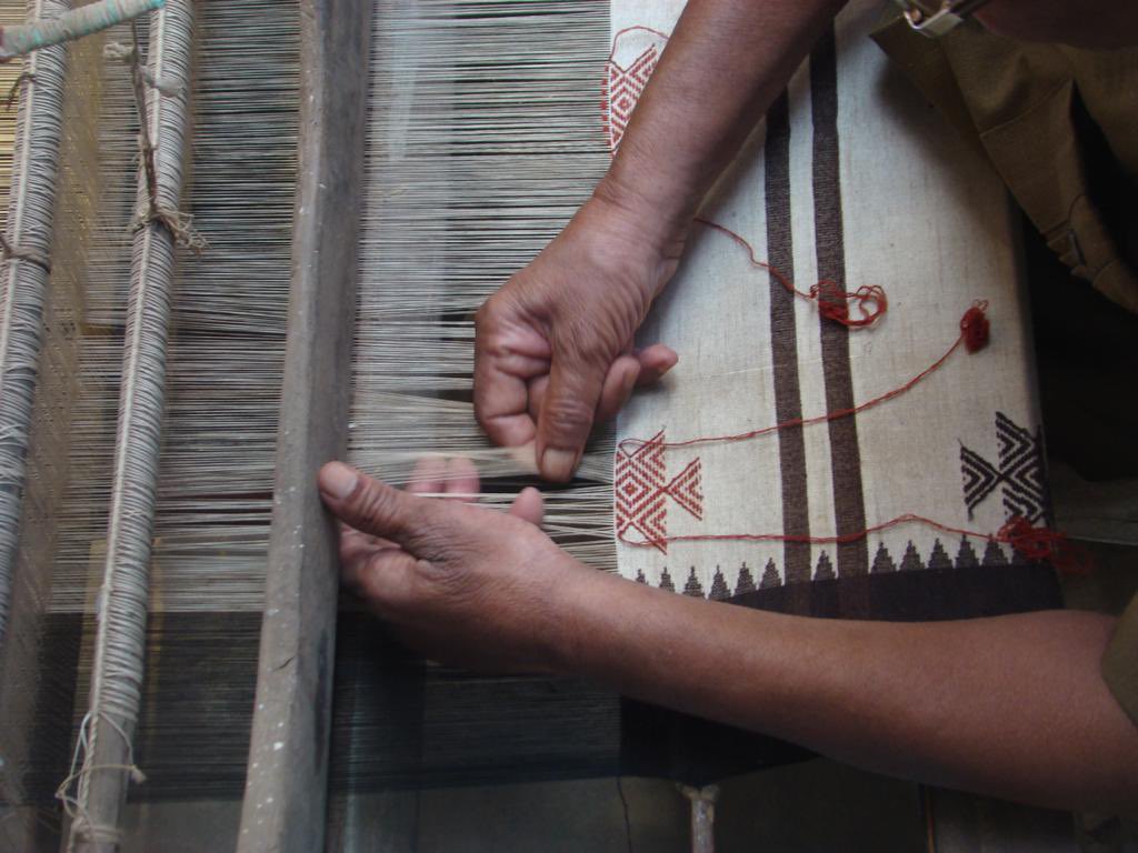 सिंगर कैलाश खेर हुए छत्तीसगढ़ी शिल्प के कायल ,सोशल मीडिया पर पोस्ट कर की बस्तर आर्ट की तारीफ