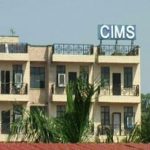 सिम्स में लापरवाही व अव्यवस्था पर बड़ी कार्रवाई, हटाए गए पद से डीन और सिविल सर्जन