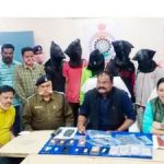 महासमुंद : अंतरराज्यीय लुटेरा गिरोह के एक नाबालिग सहित 6 पकड़ाए, देशी कट्टा समेत हथियार-नगदी, दोपहिया बरामद