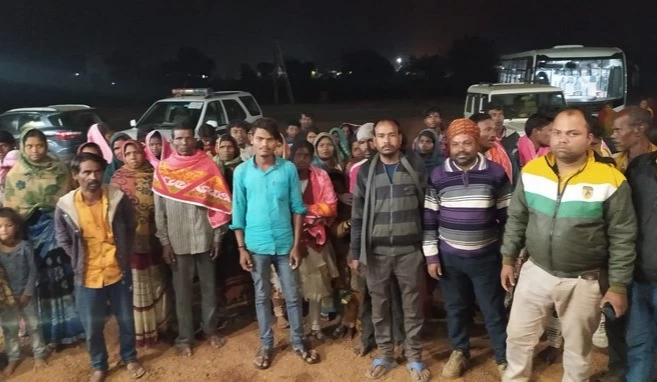 महाराष्ट्र में बंधक रहे 52 मजदूरों को छुड़ाने में मिली सफलता, मुख्यमंत्री ने अधिकारियों को दी बधाई