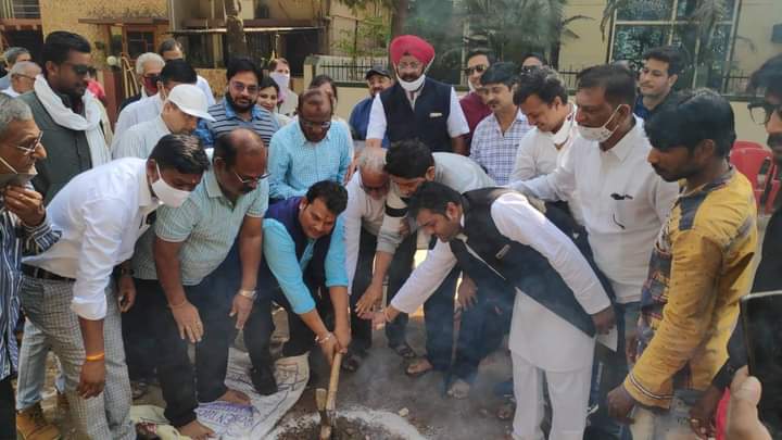 विधायक और महापौर ने किया राजीव नगर में 10 लाख राशि पेवर कार्य का भूमि पूजन