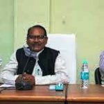 स्कूल शिक्षा मंत्री ने कहा – बच्चों को अंग्रेजी सीखाने के लिए आवश्यक है कि शिक्षक और बच्चे इंग्लिश में करें बात