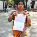 छ.ग. : किसान के बाद आर आई पर पैसा मांगने का गरीब महिला ने लगाया आरोप, कलेक्टर से हुई शिकायत…